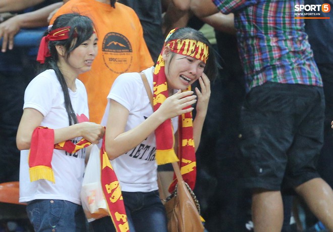 Tuyển Việt Nam đối đầu Malaysia: fan Việt từng phải đổ cả máu và rất nhiều nước mắt cho cặp đấu kịch tính hàng đầu Đông Nam Á - Ảnh 3.