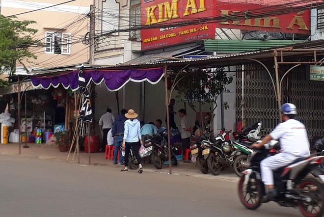 Lâm Đồng: Nam thanh niên chết trong phòng ngủ, đầu trùm túi nilon, cổ quấn kín bằng băng keo - Ảnh 1.