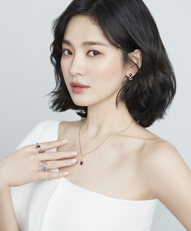 3 th&aacute;ng sau vụ ly h&ocirc;n 2000 tỉ, lần đầu ti&ecirc;n Song Hye Kyo chịu xuất hiện tại H&agrave;n Quốc - Ảnh 2.