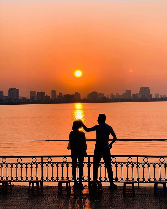 Ở Hà Nội bao năm mà chưa có hình check-in hoàng hôn ngược nắng đẹp như mơ ở hồ Tây thì thật uổng phí! - Ảnh 10.