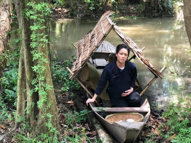 Mặc kệ mọi sóng gió trong "Tiếng sét trong mưa", Nhật Kim Anh vẫn tình tứ bên "Cậu ba" Cao Minh Đạt như thế này đây - Ảnh 4.