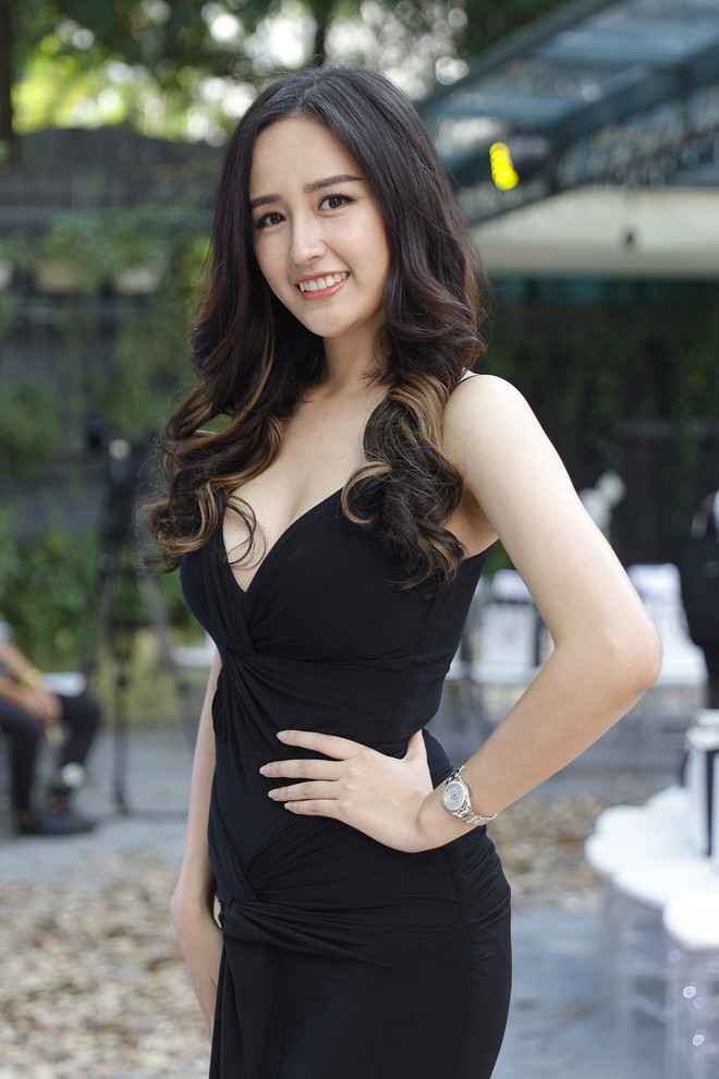 Lo bị nuốt chửng 3 v&ograve;ng, Mai Phương Thu&yacute; vận dụng triệt để chi&ecirc;u pose h&igrave;nh khi dự show quy tụ to&agrave;n Hoa hậu, &Aacute; hậu - Ảnh 1.