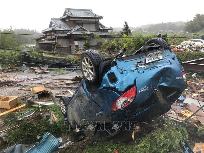 Động đất rung chuyển Tokyo và các tỉnh phụ cận trong lúc siêu bão Hagibis đổ bộ - Ảnh 1.