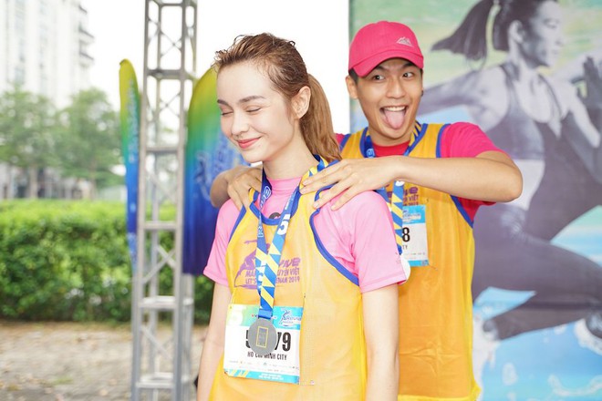 Quốc Anh đấm bóp tình cảm cho MLee, cùng Minh Hằng, Liên Bỉnh Phát... tham gia show Marathon - Ảnh 5.