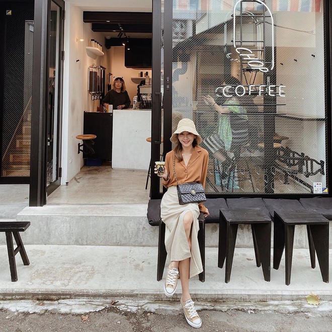 5 mẫu áo sơ mi đang chiếm sóng Thu 2019, mau tậu gấp để “nâng level” phong cách thôi các nàng công sở! - Ảnh 8.