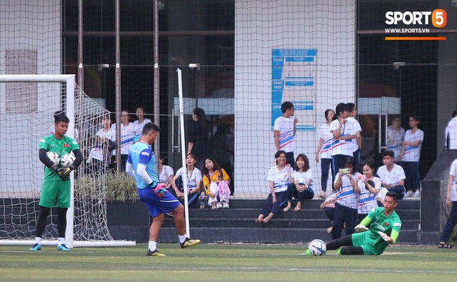 U22 Việt Nam đón tin không vui: Hoàng Đức dính chấn thương sau trận hòa 1-1 với UAE - Ảnh 9.