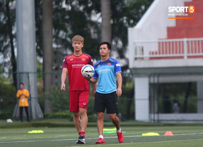 U22 Việt Nam đón tin không vui: Hoàng Đức dính chấn thương sau trận hòa 1-1 với UAE - Ảnh 2.