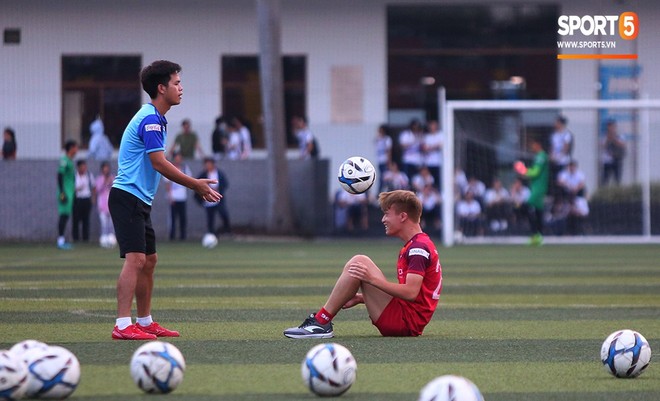 U22 Việt Nam đón tin không vui: Hoàng Đức dính chấn thương sau trận hòa 1-1 với UAE - Ảnh 3.