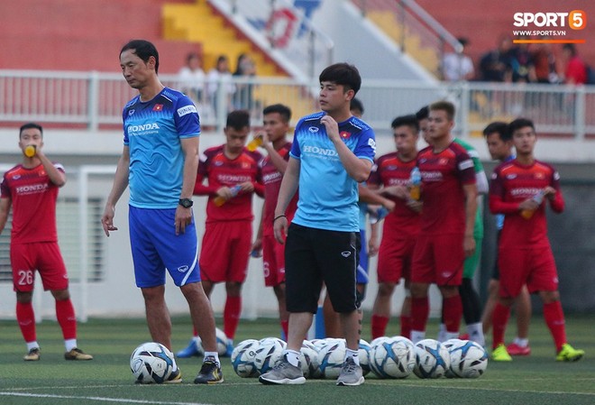 U22 Việt Nam đón tin không vui: Hoàng Đức dính chấn thương sau trận hòa 1-1 với UAE - Ảnh 8.