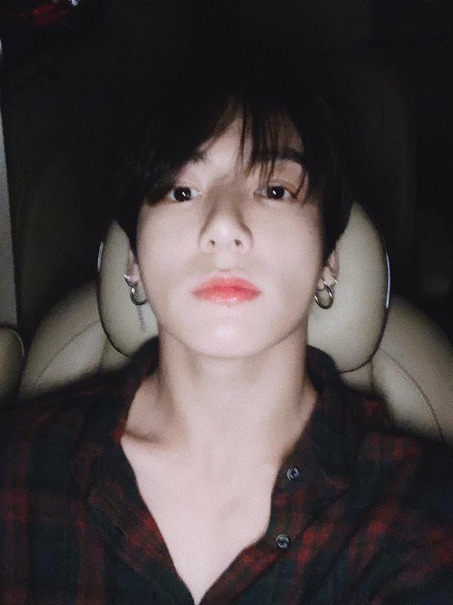 T&oacute;c đẹp đến mức được t&ocirc;n l&agrave;m kỳ quan thứ 8, đ&acirc;y l&agrave; nam idol cực hiếm đứng giữa kh&aacute;i niệm xinh v&agrave; đẹp trai - Ảnh 14.