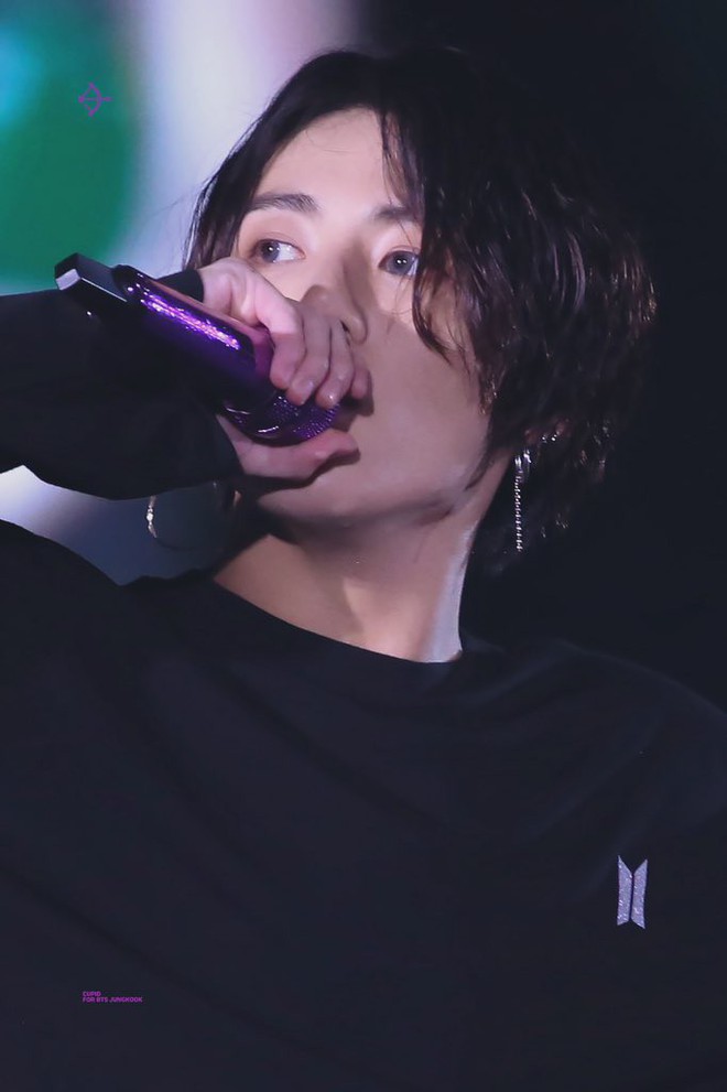 T&oacute;c đẹp đến mức được t&ocirc;n l&agrave;m kỳ quan thứ 8, đ&acirc;y l&agrave; nam idol cực hiếm đứng giữa kh&aacute;i niệm xinh v&agrave; đẹp trai - Ảnh 7.