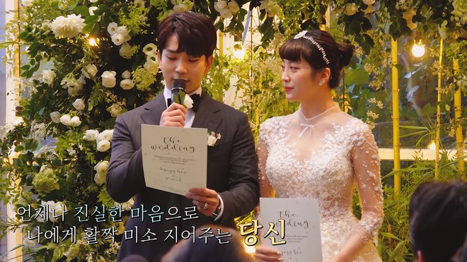 Hôn lễ cặp đôi cưới sau 700 ngày yêu: Lung linh, cô dâu lộng lẫy, Taecyeon (2PM) cùng dàn nam thần MBLAQ đến chung vui - Ảnh 11.
