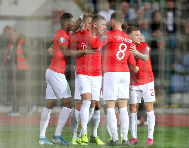 Vùi dập Bulgaria 6 bàn không gỡ, tuyển Anh cầm chắc trong tay vé dự Euro 2020 - Ảnh 3.