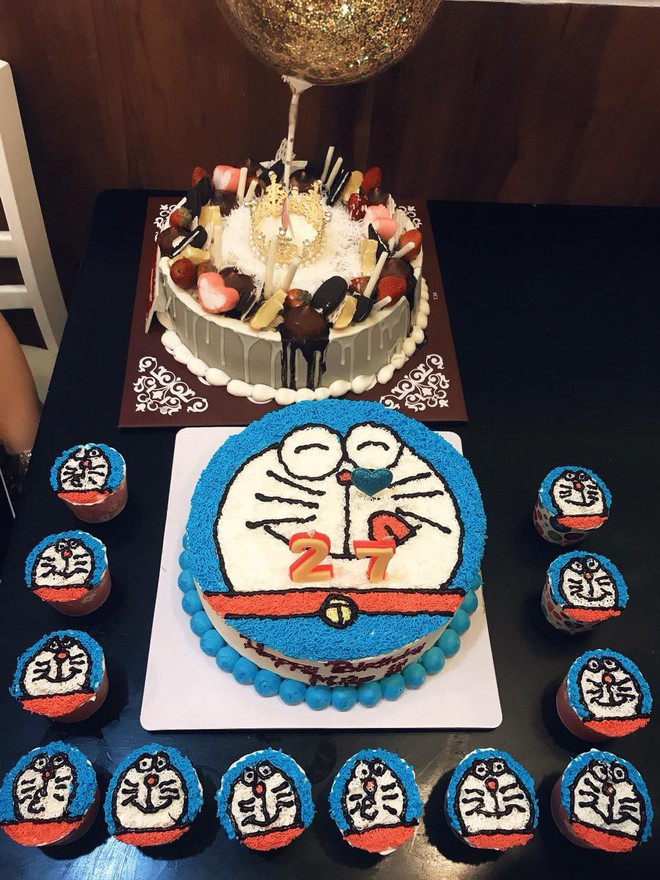 Dân tình choáng với căn phòng ngợp màu xanh của cô gái gần 30 tuổi không chịu lấy chồng vì còn mải mê Doraemon - Ảnh 7.