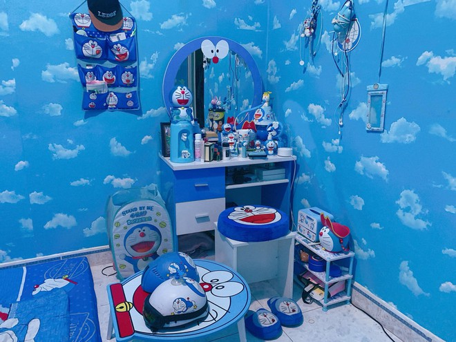 Dân tình choáng với căn phòng ngợp màu xanh của cô gái gần 30 tuổi không chịu lấy chồng vì còn mải mê Doraemon - Ảnh 4.