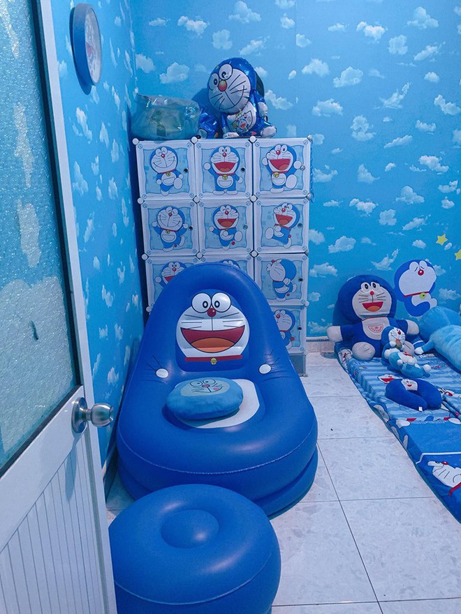 Dân tình choáng với căn phòng ngợp màu xanh của cô gái gần 30 tuổi không chịu lấy chồng vì còn mải mê Doraemon - Ảnh 2.