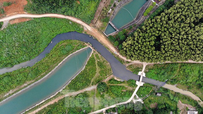 Toàn cảnh nhà máy nước sông Đà, nơi nguồn nước sạch cho Thủ đô đang bị đe dọa - Ảnh 4.