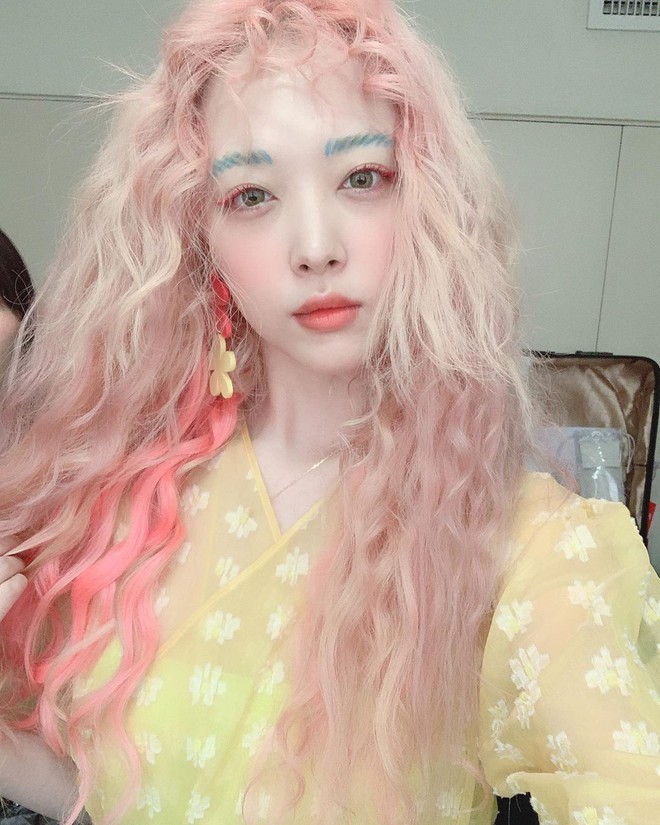 Sulli đúng là nhan sắc độc nhất vô nhị của Kpop: Không kiểu tóc nào có thể dìm, còn biến 2 kiểu khó thẩm thấu thành hot trend - Ảnh 8.