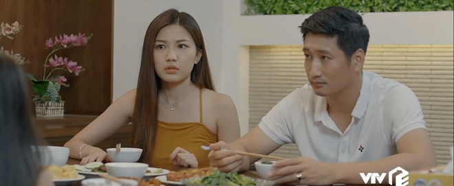 Preview Hoa Hồng Tr&ecirc;n Ngực Tr&aacute;i tập 22: B&eacute; Bống b&oacute;c phốt c&aacute;i bầu Tr&agrave; tiểu tam khiến Th&aacute;i ngỡ ng&agrave;ng! - Ảnh 6.