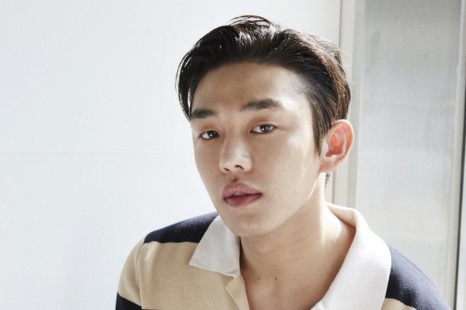 Yoo Ah In - Kẻ khác người viết tâm thư cho một thiên thần khác biệt Sulli: Tôi coi em ấy là một người hùng - Ảnh 1.