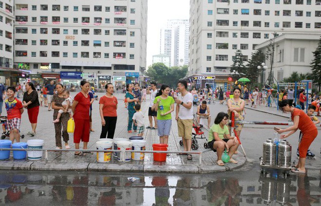 Nước sạch sông Đà nhiễm dầu, hàng vạn hộ dân nơi nào đang sử dụng? - Ảnh 1.