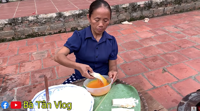 Giữa giông bão lùm xùm, Bà Tân Vlog vẫn ra clip mới, đại diện truyền thông tiết lộ không dám cho bà đọc bất cứ bình luận nào - Ảnh 3.