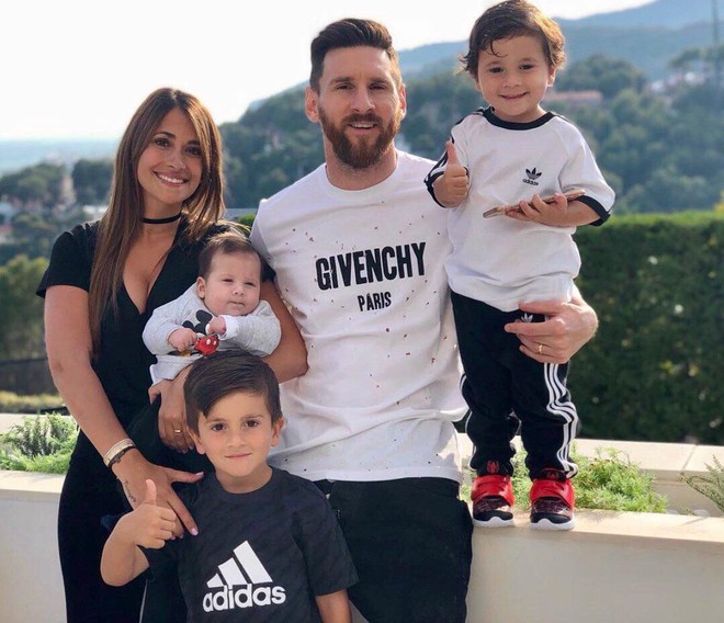 Sau 12 năm mặn nồng bên nhau, Messi bất ngờ có những chia sẻ cực tình cảm về về cô vợ xinh đẹp khiến các fan rụng tim - Ảnh 2.