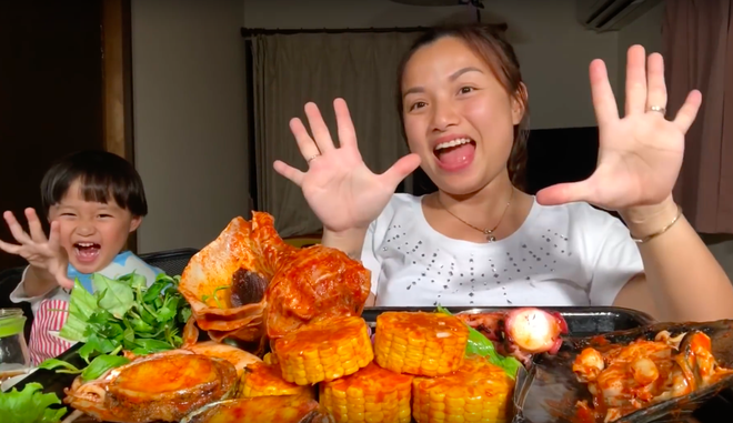 Hiện tượng MXH Quỳnh Trần JP đang sở hữu 4 video khủng nhất nhì giới Youtube ẩm thực Việt: toàn món đắt tiền, mukbang đúng kiểu “dạ dày không đáy” - Ảnh 11.
