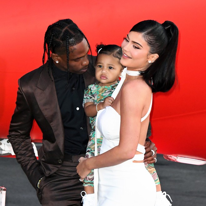 NÓNG: Tỉ phú tự thân trẻ nhất thế giới Kylie Jenner và Travis Scott đường ai nấy đi sau 2 năm và dù đã có con? - Ảnh 1.