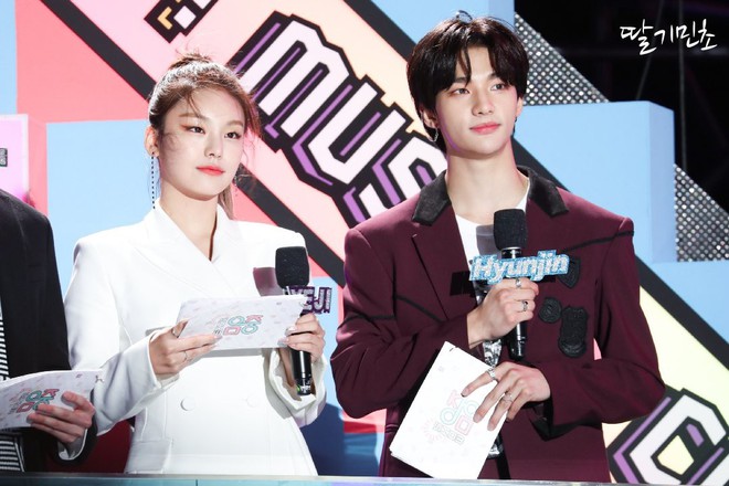 Idol gạo cội Sunmi và dàn tân binh AB6IX, ATEEZ, ITZY đổ bộ lễ hội châu Á, gây chú ý hơn cả là 2 MC nhà JYP với đôi mắt mèo đặc trưng - Ảnh 5.