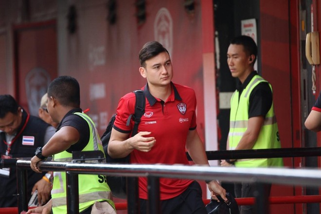 Nỗ lực của đồng đội báo hại Văn Lâm, Muangthong United bất ngờ thất bại - Ảnh 2.