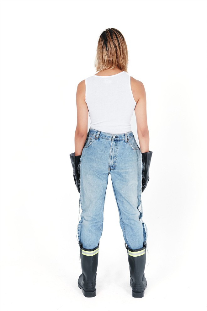 Khoe quần jeans trước sau như một, tưởng không ai dám mặc hóa ra Ngọc Trinh lại đụng hàng với Kendall Jenner - Ảnh 4.