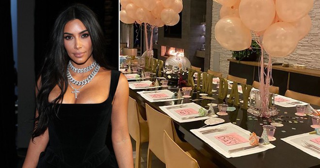 Kim Kardashian mở tiệc sinh nhật đẳng cấp nhưng Kylie lại chiếm mất spotlight chỉ với 1 khoảnh khắc khoe body - Ảnh 1.