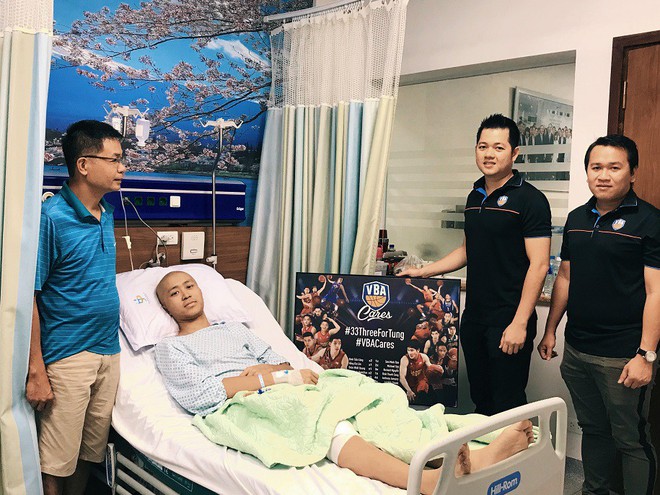 Rơi nước mắt trước câu chuyện của Nguyễn Thanh Tùng, chàng baller trẻ bị ung thư xương và món quà bất ngờ từ VBA - Ảnh 2.