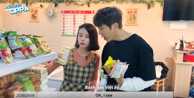 Thử thách youtuber người Hàn cầm 200k đi mua đồ ăn vặt Việt Nam ngay tại xứ sở kim chi và cái kết - Ảnh 8.