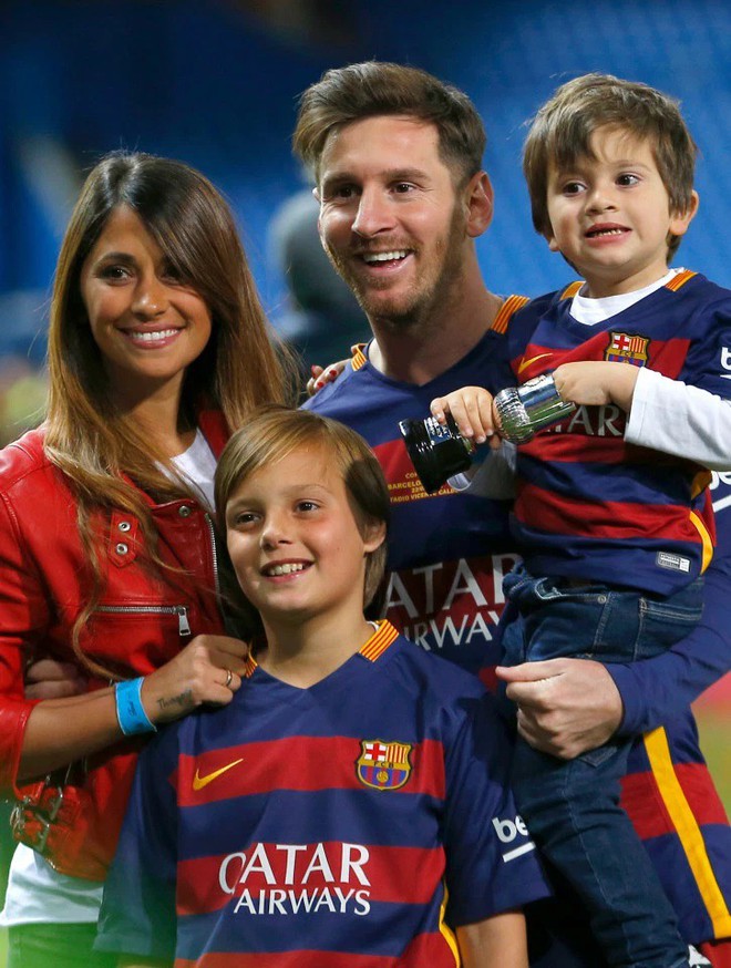 Vợ Messi - Antonella Roccuzzo là một trong những người phụ nữ quyền lực, nổi tiếng và đẹp nhất thế giới. Hãy xem hình ảnh liên quan để nắm bắt thêm thông tin về cặp đôi hạnh phúc này.