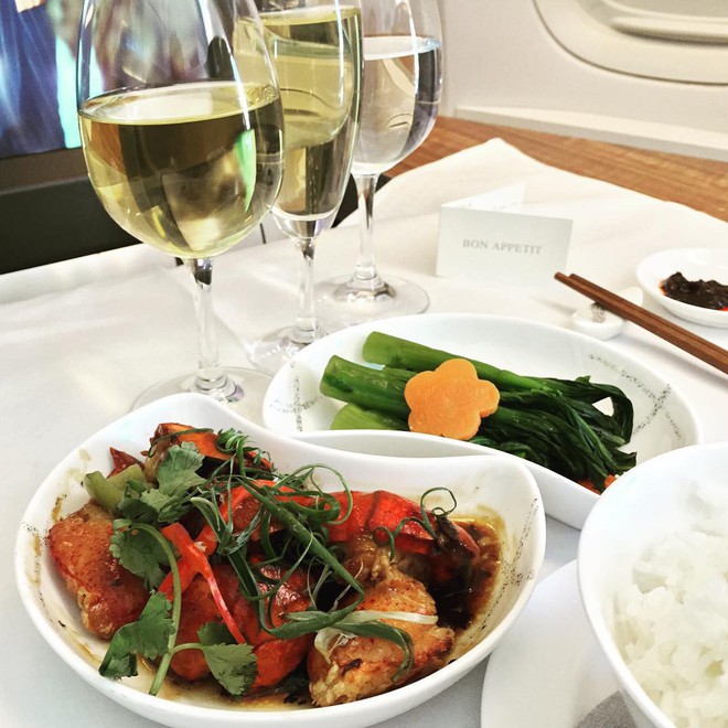 Suất ăn hạng nhất của 15 hãng hàng không này sẽ làm thay đổi quan niệm của bạn về chuyện ăn uống trên máy bay - Ảnh 27.