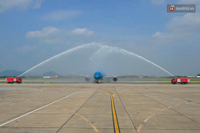 Vietnam Airlines đ&oacute;n chiếc m&aacute;y bay thứ 100, bổ sung m&aacute;y bay th&acirc;n rộng v&agrave;o đo&agrave;n bay hiện đại - Ảnh 4.