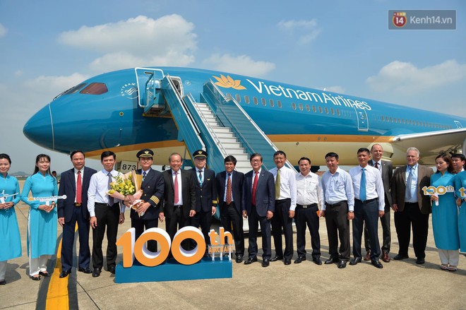 Vietnam Airlines đón chiếc máy bay thứ 100, bổ sung máy bay thân rộng vào đoàn bay hiện đại - Ảnh 2.