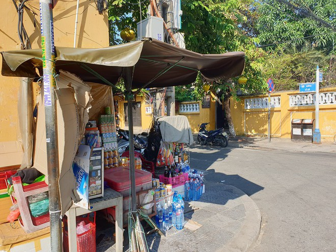 Nữ tiểu thương ở Hội An “dọa đánh” du khách Tây khiến cư dân mạng bức xúc: Đó chỉ là hành động giải tỏa ức chế - Ảnh 4.