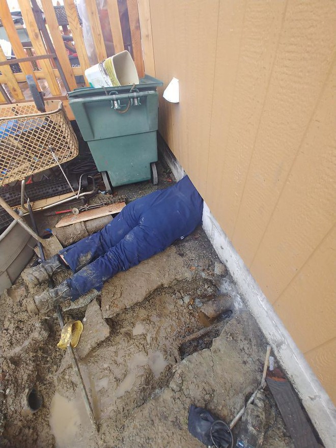 Ch&agrave;ng trai sửa bể phốt trong 2 năm v&agrave; đ&acirc;y l&agrave; những nh&agrave; vệ sinh đ&atilde; &aacute;m ảnh anh ta cả trong giấc ngủ - Ảnh 7.