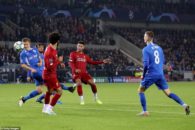 Dư &acirc;m Champions League: Oxlade-Chamberlain v&agrave; khoảnh khắc thi&ecirc;n t&agrave;i sau h&agrave;nh tr&igrave;nh d&agrave;i vượt l&ecirc;n số phận - Ảnh 1.