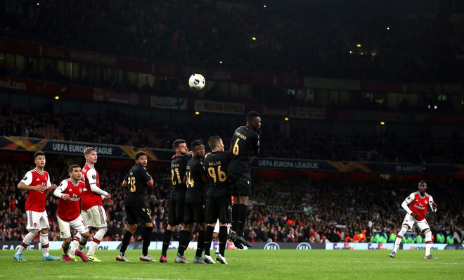 Bom tấn 80 triệu euro của Arsenal tỏa sáng theo cách không thể tin nổi: Phút 75 vào sân, ghi liên tiếp 2 bàn đá phạt giúp đội nhà ngược dòng ngoạn mục - Ảnh 6.