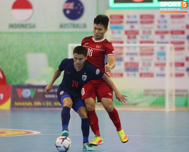 Bỏ lỡ nhiều cơ hội, tuyển Futsal Việt Nam không thể làm nên lịch sử trước Thái Lan - Ảnh 2.