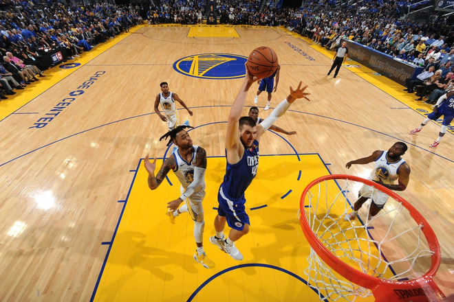 NBA 19-20: Golden State Warriors thua thảm Los Angeles Clippers trong ngày ra mắt buồn của CHASE Center - Ảnh 3.