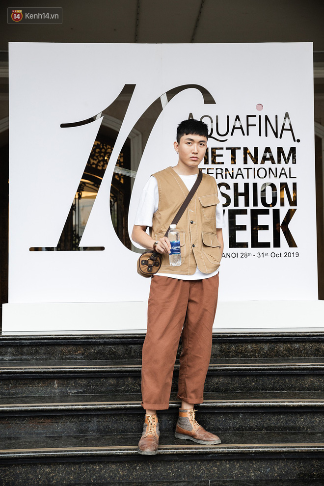 Street style AVIFW ng&agrave;y đầu: người diện tới 7 chiếc &aacute;o ngốt ng&aacute;t, người mặc đơn giản m&agrave; vẫn chất chơi - Ảnh 9.