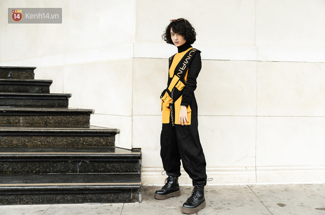 Street style AVIFW ng&agrave;y đầu: người diện tới 7 chiếc &aacute;o ngốt ng&aacute;t, người mặc đơn giản m&agrave; vẫn chất chơi - Ảnh 1.
