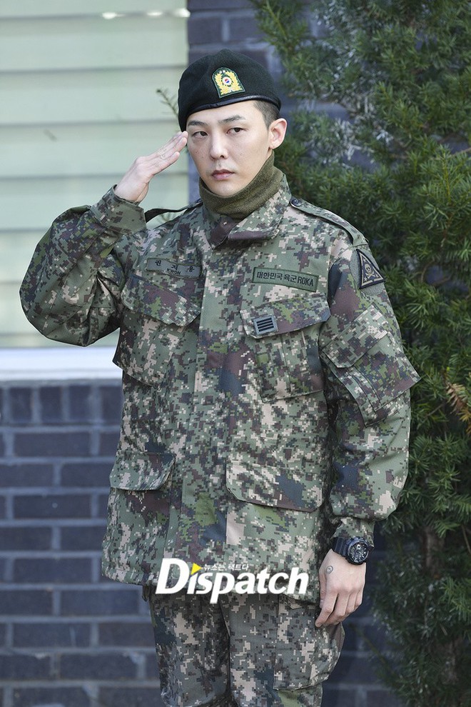 Xuất ngũ được 1 ng&agrave;y, G-Dragon bất ngờ trở th&agrave;nh t&acirc;m điểm chỉ tr&iacute;ch v&igrave; một h&agrave;nh động sai quy c&aacute;ch - Ảnh 2.