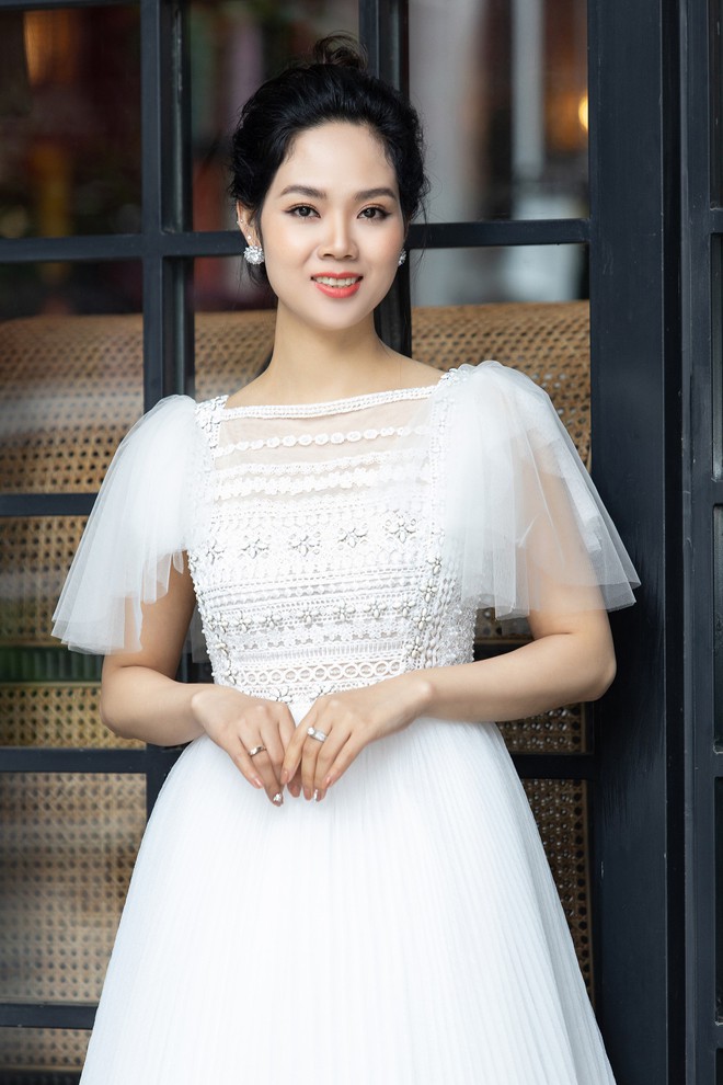 D&agrave;n Hoa hậu, &Aacute; hậu hot nhất nh&igrave; Vbiz v&aacute;y &aacute;o lộng lẫy, đụng độ bất ph&acirc;n thắng bại trong một khung h&igrave;nh - Ảnh 3.