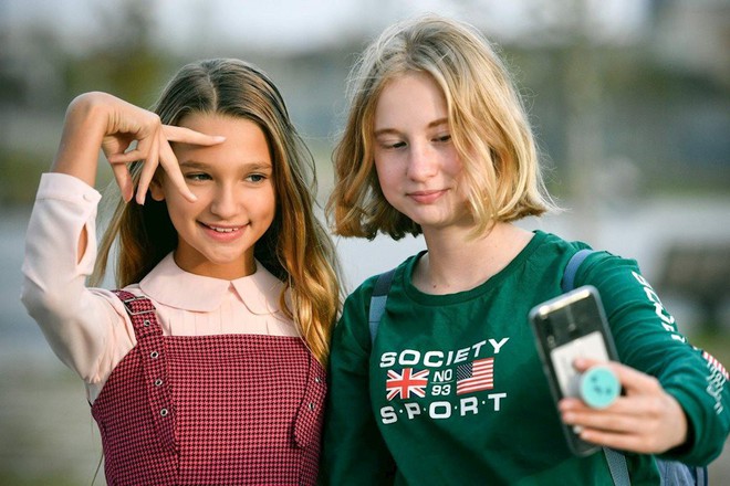 Trào lưu thời 4.0: Những đứa trẻ chưa kịp lớn đã trở thành ngôi sao mạng xã hội - Ảnh 1.